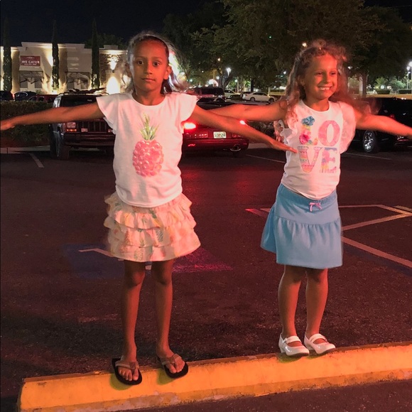 Welcome to my closet & thank you for stopping by! - Picture 2 of 4